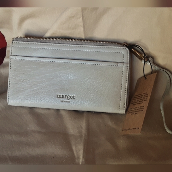 NWT Margo Leather Wristlet Wallet - Picture 1 of 14